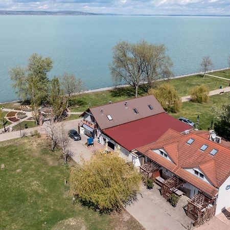 Pelso Apartman Замарді Екстер'єр фото
