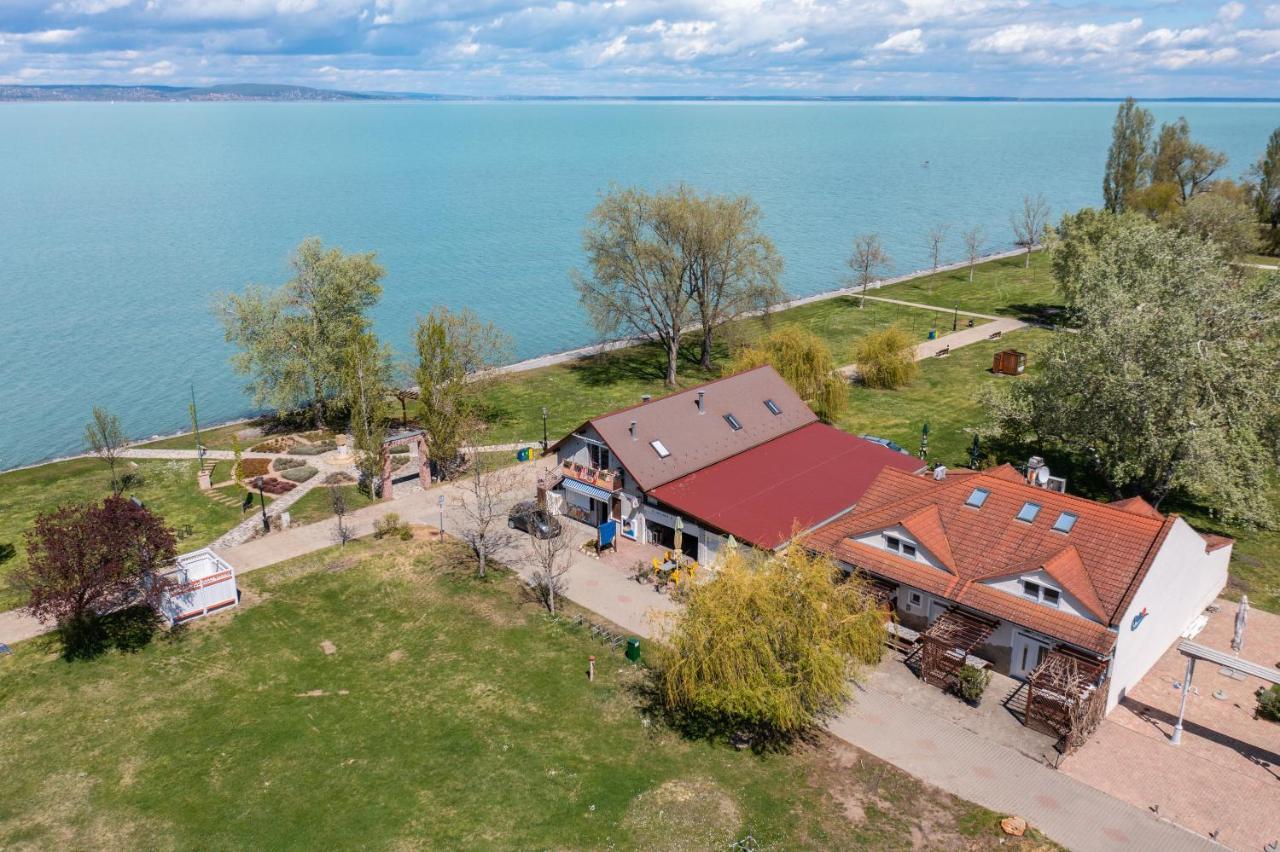 Pelso Apartman Замарді Екстер'єр фото